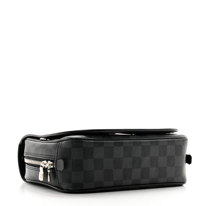 Louis Vuitton Damier Graphite Hanging Toiletry Kit 4 of 9