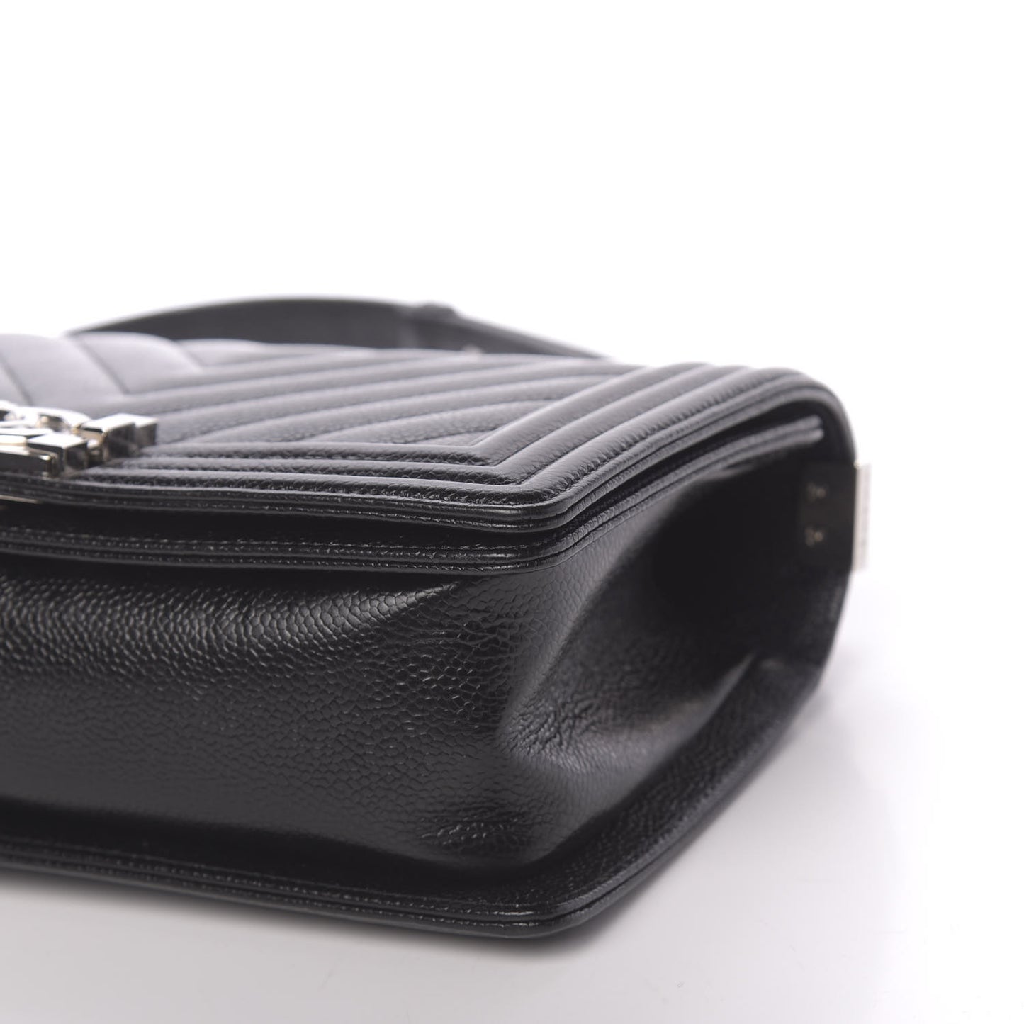 Caviar Chevron Quilted Medium Boy Flap Black