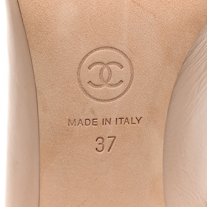 Chanel Shiny Calfskin Grosgrain Cap Toe CC Pearl Pumps 37 Beige Black 7 of 15