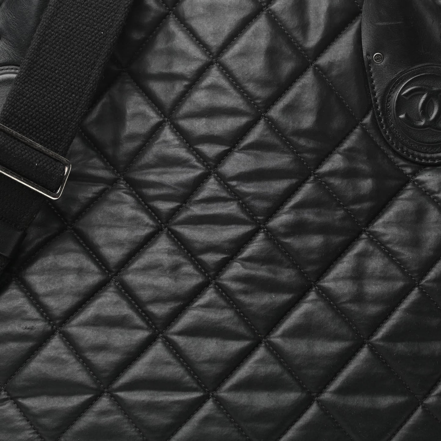Coated Canvas Quilted Medium Garment Travel Bag Black
