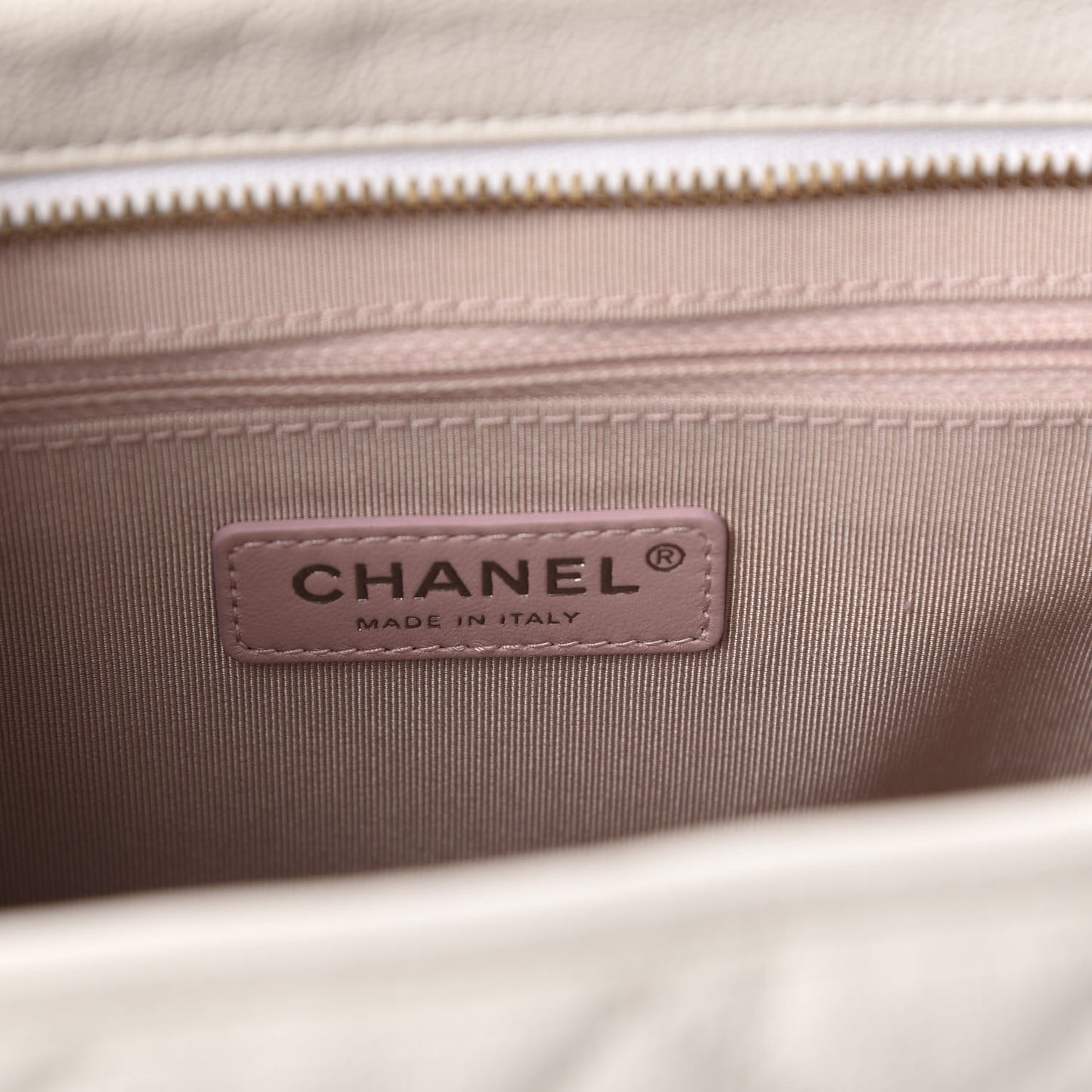 Patent Goatskin Quilted Medium Gabrielle Hobo White