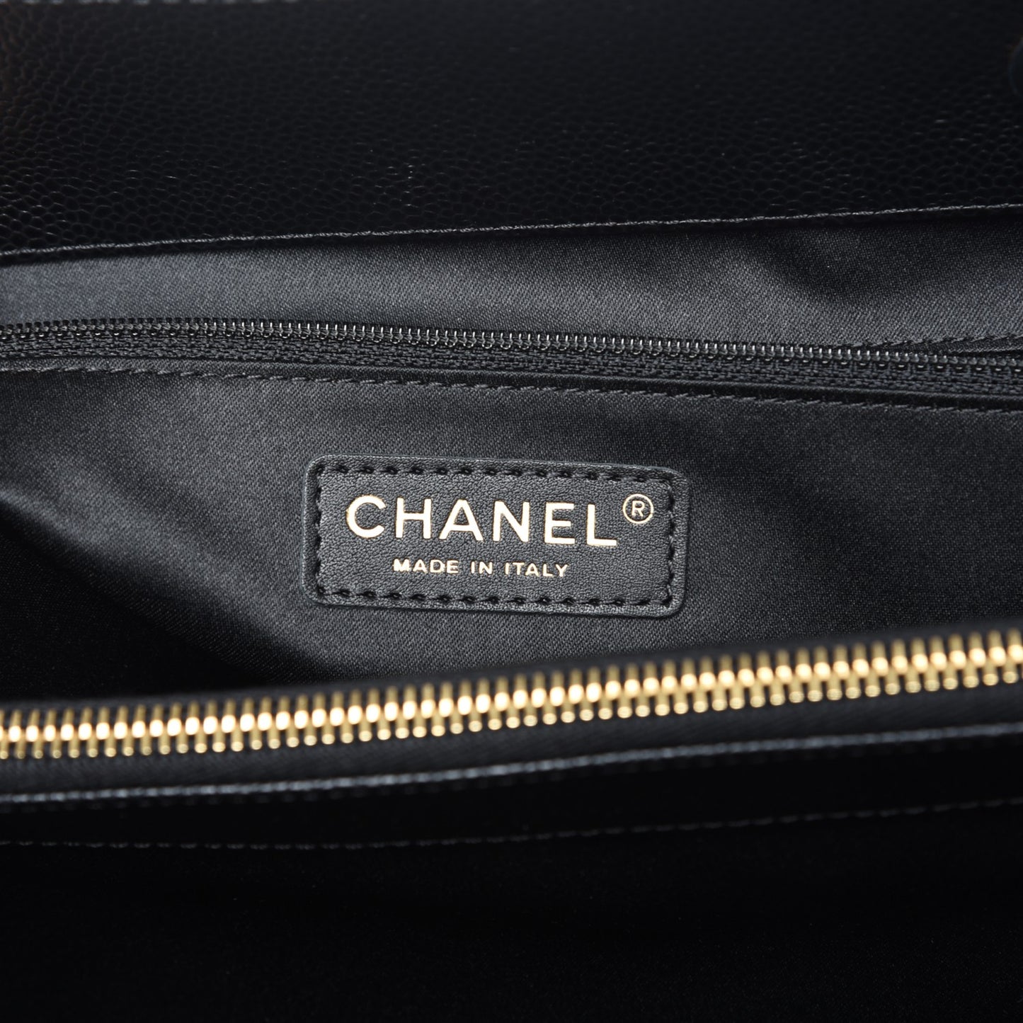 Caviar Quilted XL Grand Shopping Tote GST Black