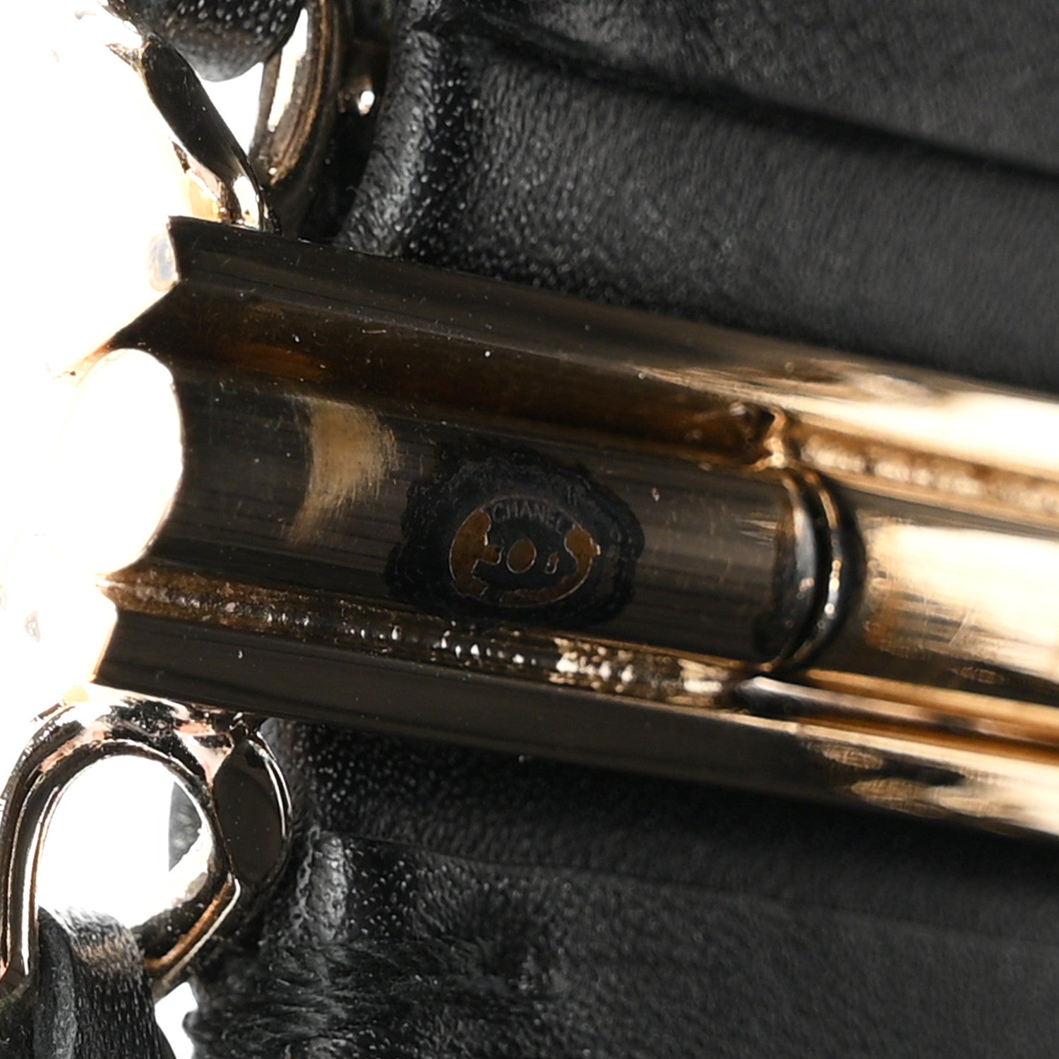Chanel Lambskin Chain CC Cuff M Black Gold 4 of 5