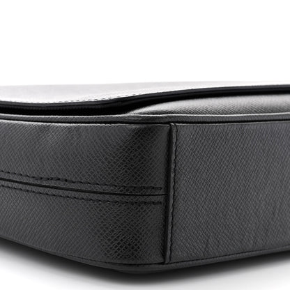 Louis Vuitton Taiga District PM Black 8 of 10