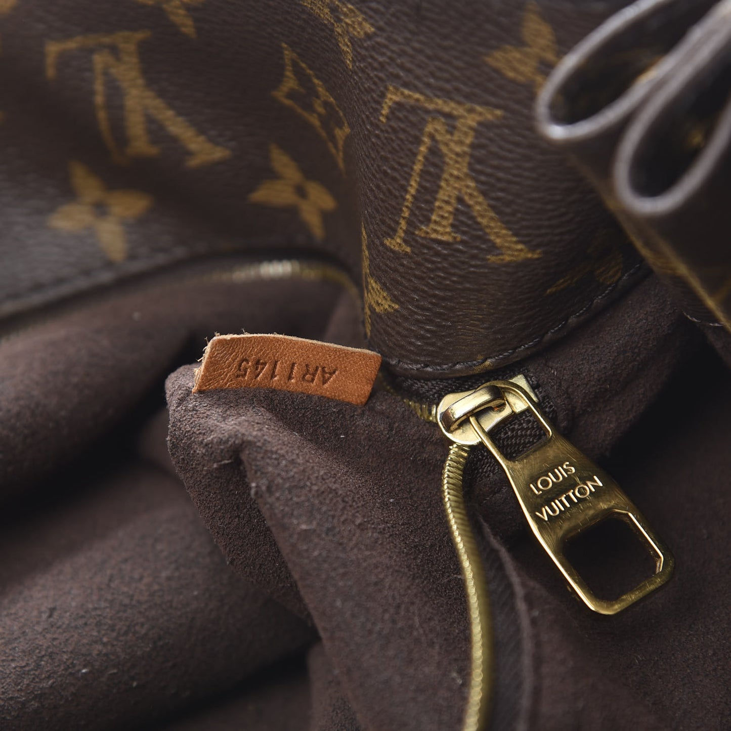 Monogram Metis