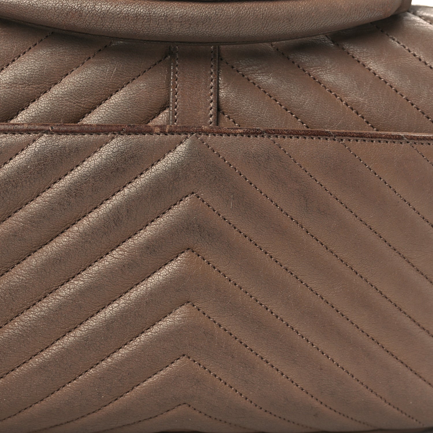Saint Laurent Sheepskin Matelasse Chevron Monogram Medium College Bag Fard 17 of 20