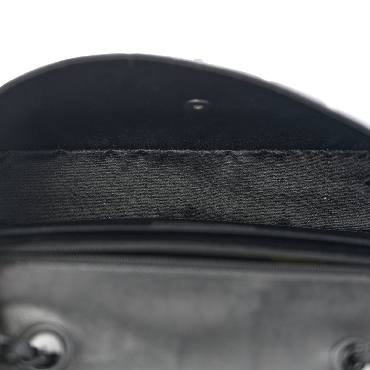 Nylon Medium Travel Flap Black