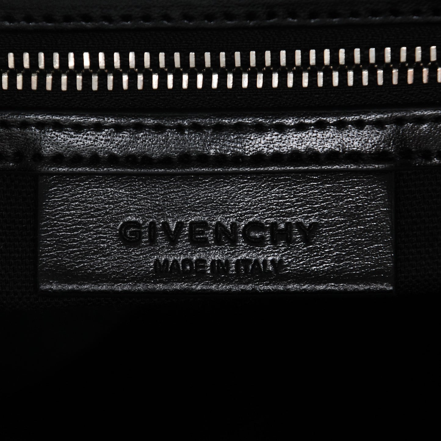 Shiny Lord Calfskin Medium Antigona Black