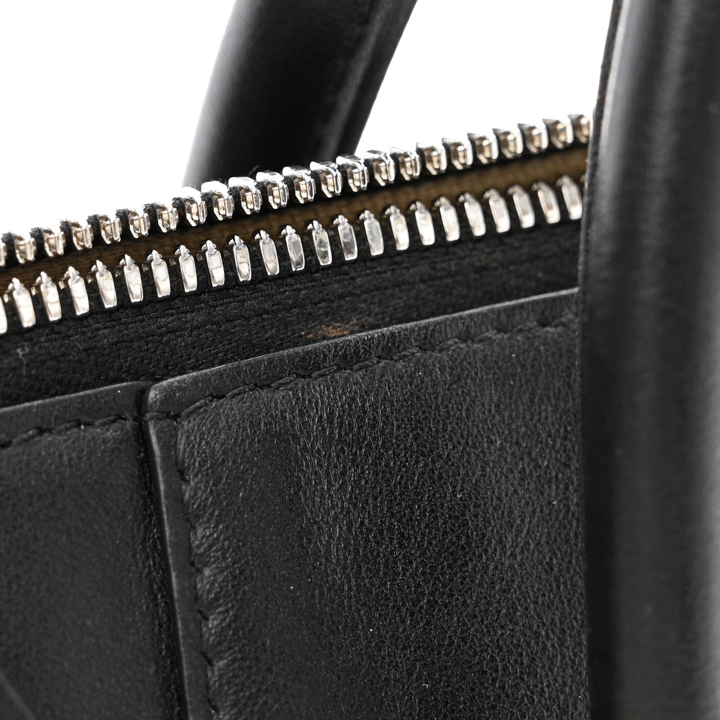 Smooth Calfskin Small Soft Antigona Black