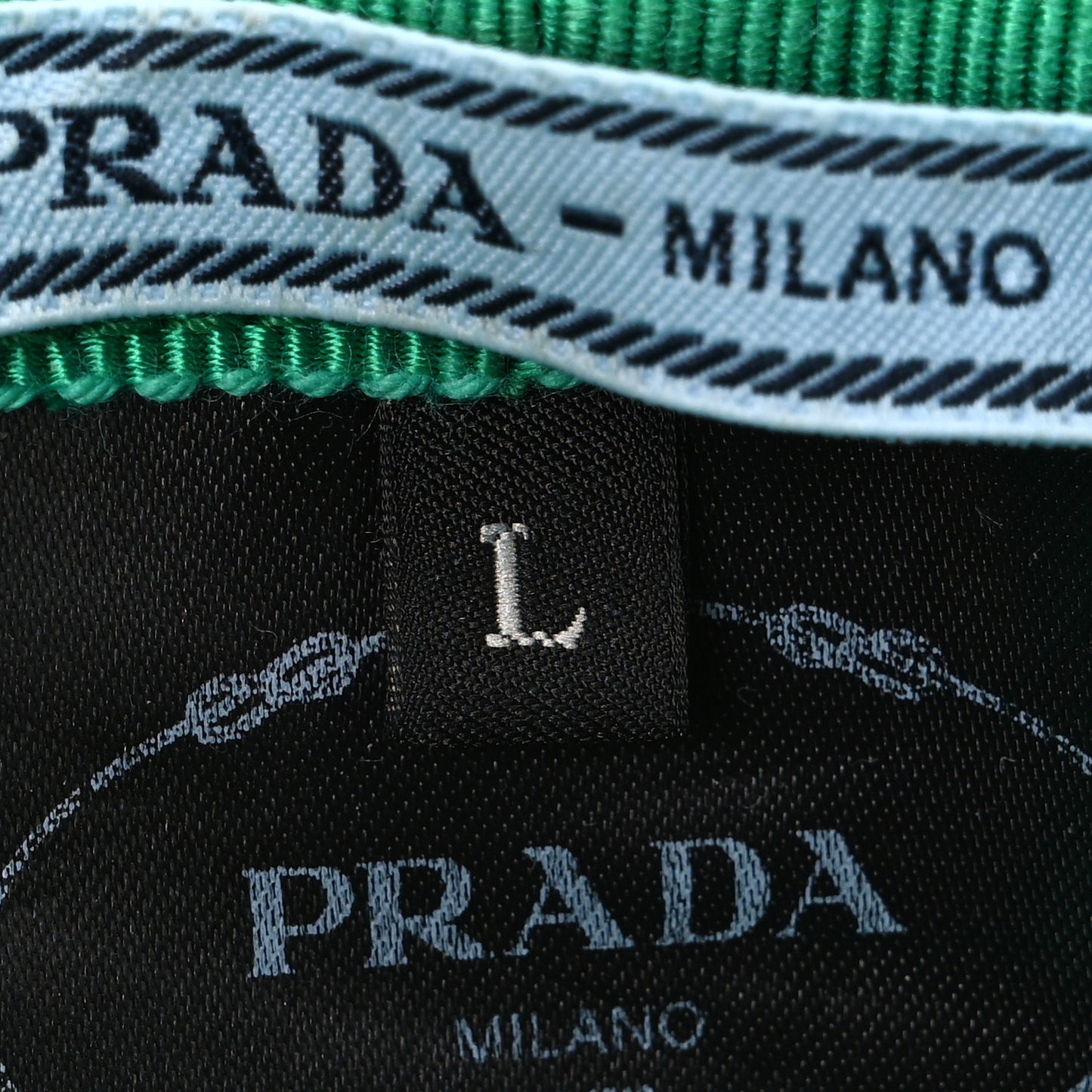 Re-Nylon Triangle Womens Bucket Hat L Menta