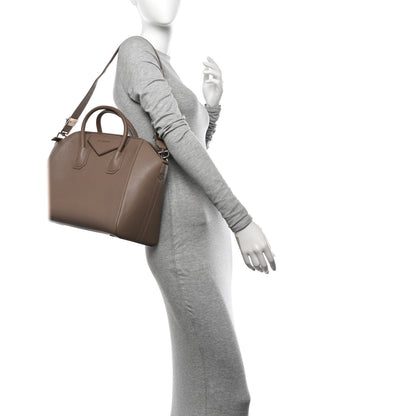 Givenchy Sugar Goatskin Medium Antigona Sand 2 of 16