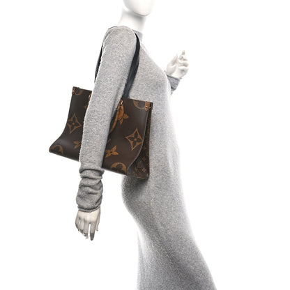 Louis Vuitton Reverse Monogram Giant Onthego MM 2 of 9
