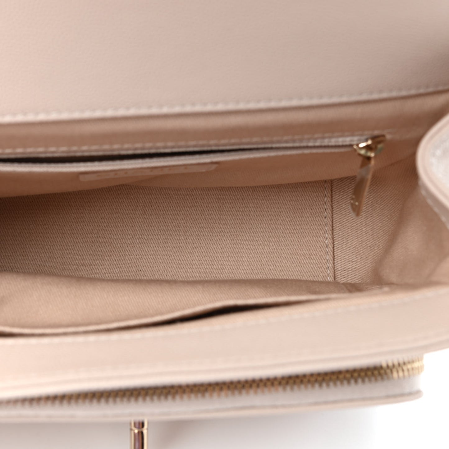 Caviar Quilted Medium Business Affinity Flap Beige