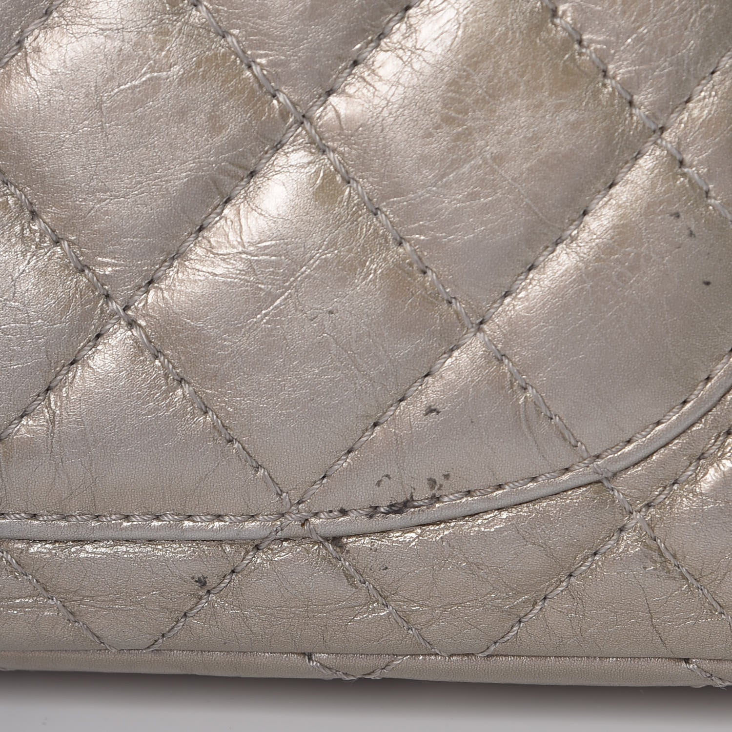 Chanel Metallic Aged Calfskin Quilted 2.55 Reissue 226 Flap Gold 16 of 21