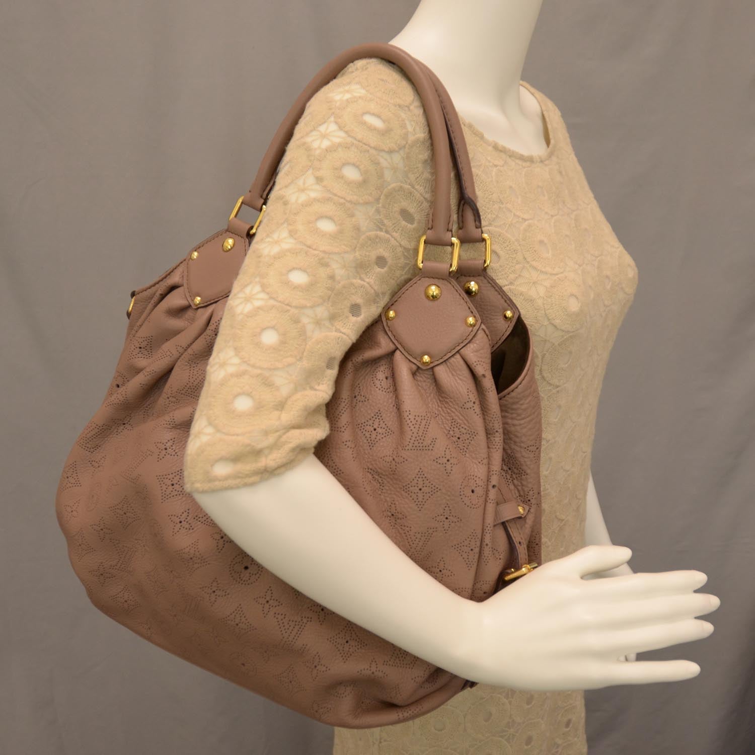 Louis Vuitton Mahina L Poudre 2 of 7