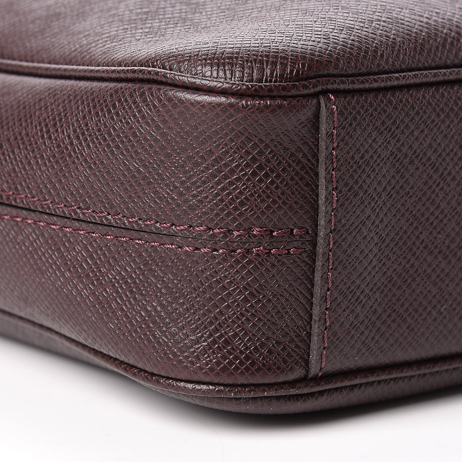 Louis Vuitton Taiga Porte Documents Voyage PM Acajou 10 of 11