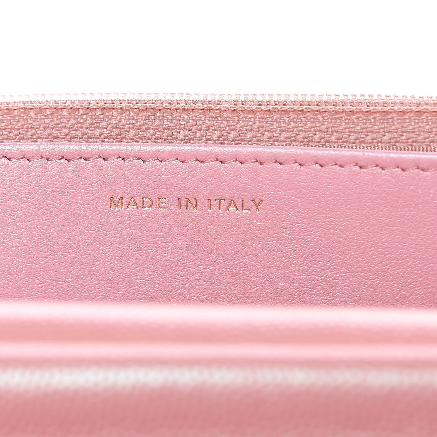 Iridescent Caviar Quilted Wallet on Chain WOC Pink