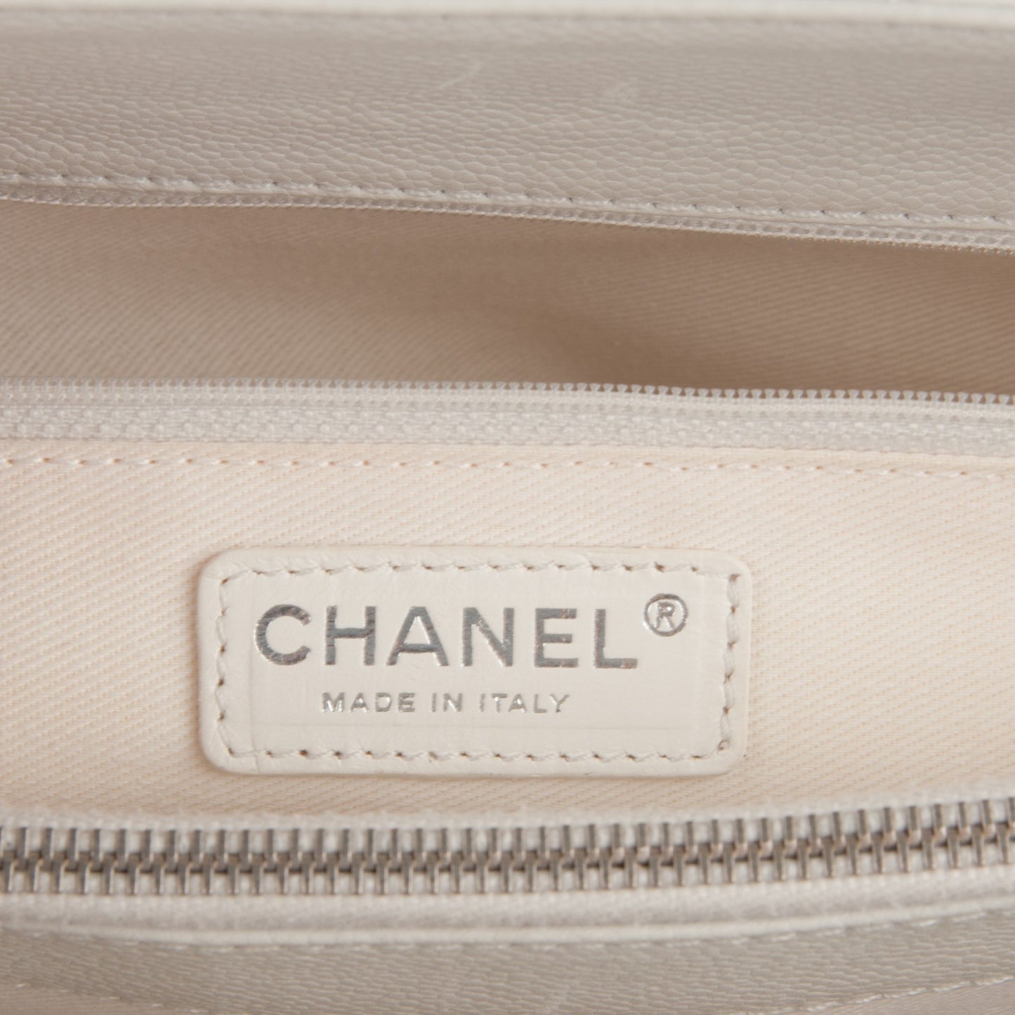 Caviar Quilted Grand Shopping Tote GST White