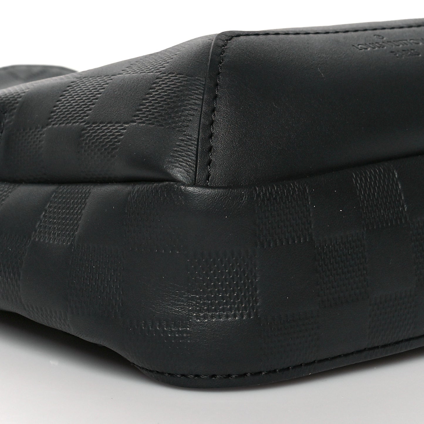 Damier Infini Avenue Sling Bag Onyx