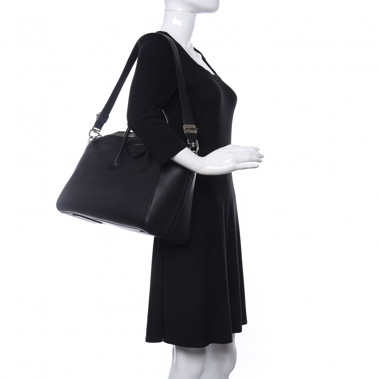 Sugar Goatskin Medium Antigona Black