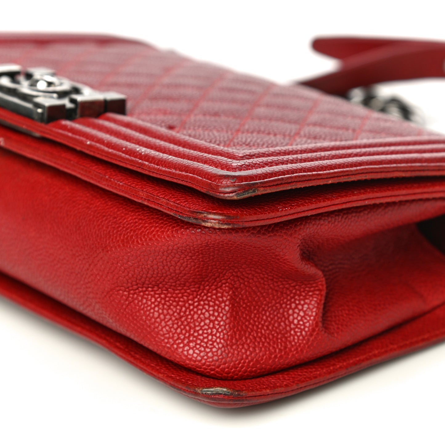 Caviar Quilted Medium Boy Flap Red
