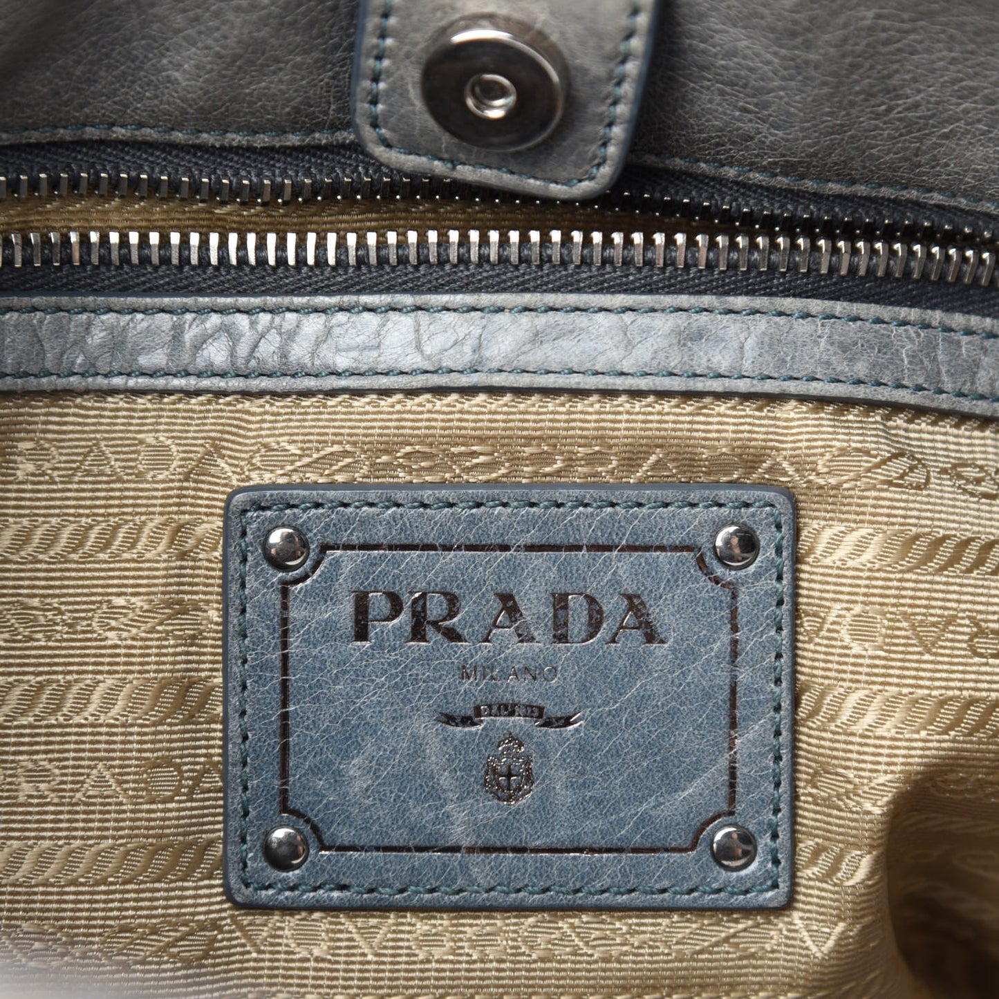 Vitello Shine Hobo Argilla