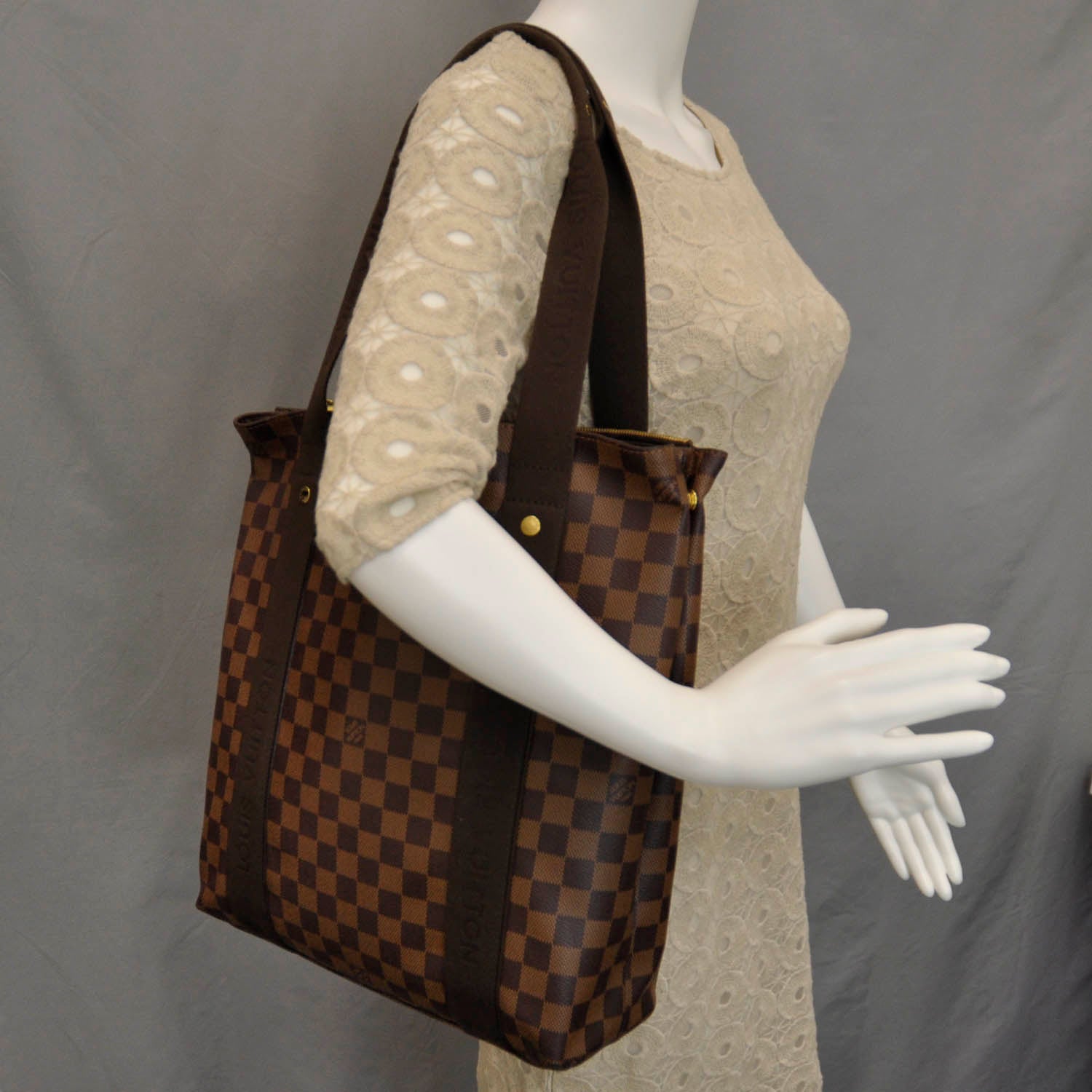 Louis Vuitton Damier Ebene Beaubourg 2 of 9