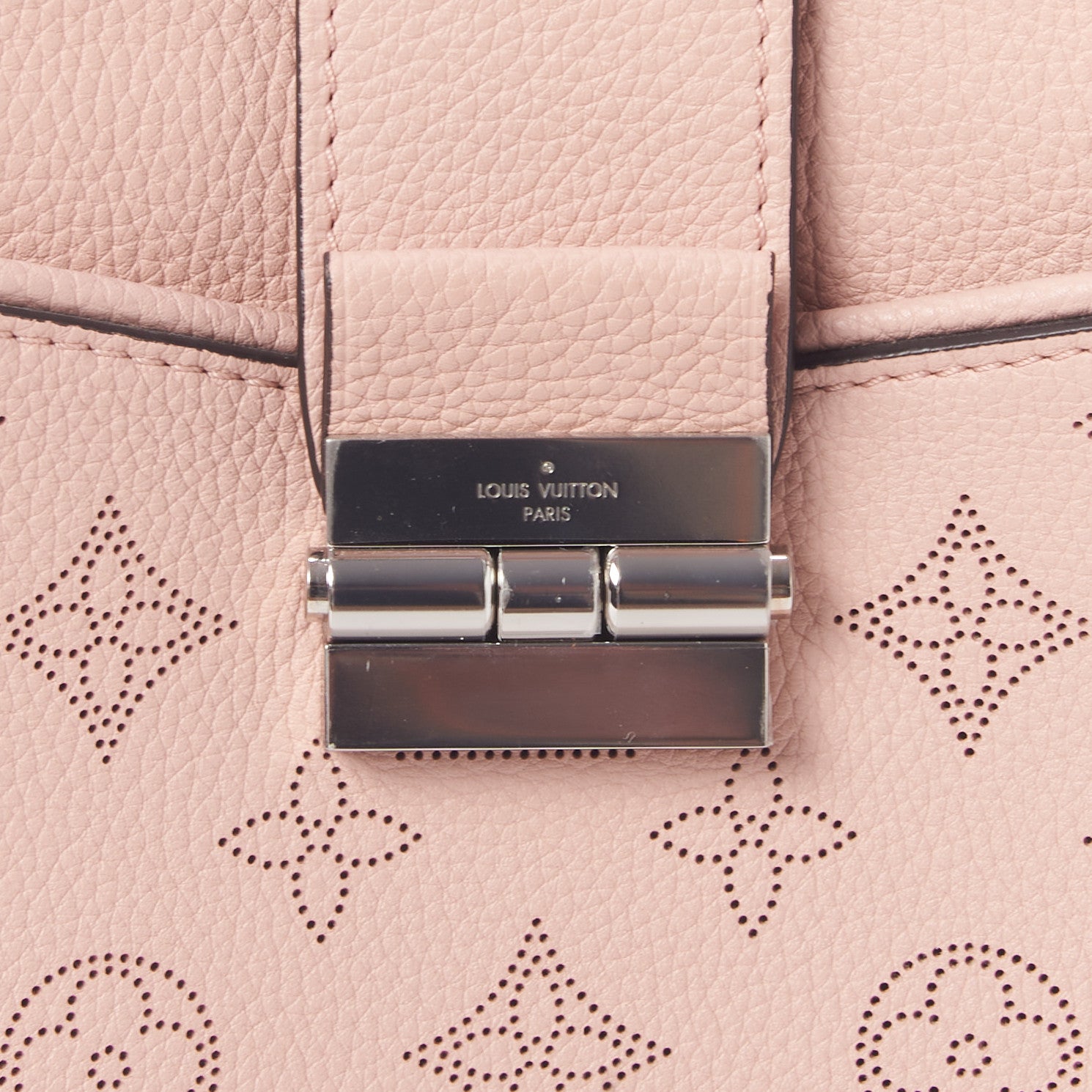 Louis Vuitton Mahina Calfskin Sevres Magnolia 7 of 8
