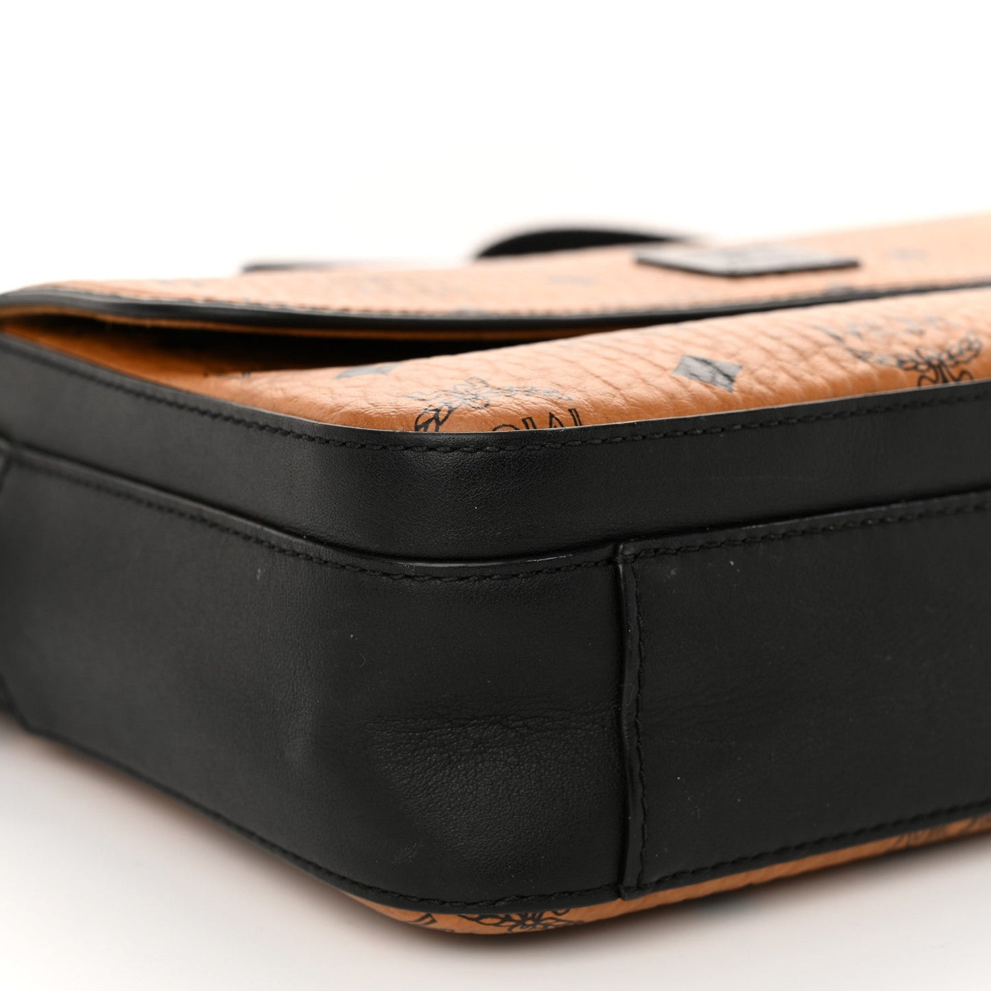 Visetos Monogram Medium Aren Crossbody Cognac
