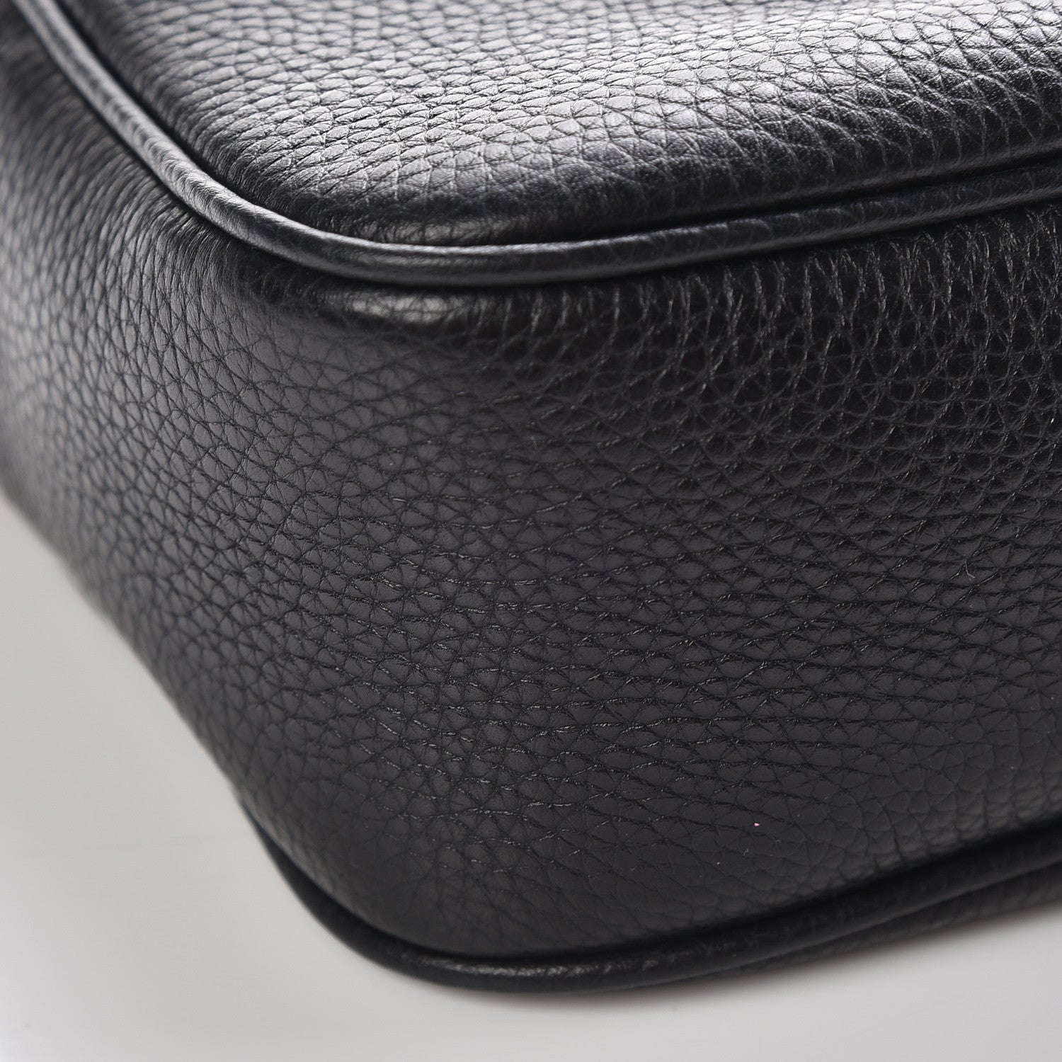 Gucci Pebbled Calfskin Small Soho Disco Bag Black 5 of 9