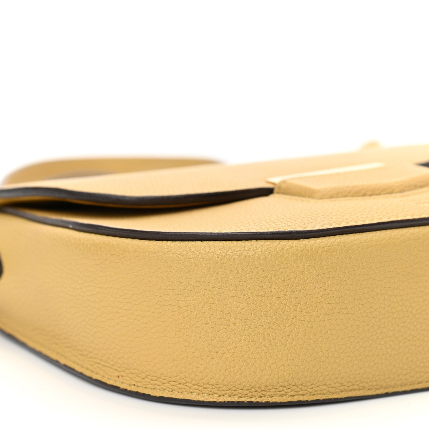 Grained Calfskin Small Trotteur Vanilla