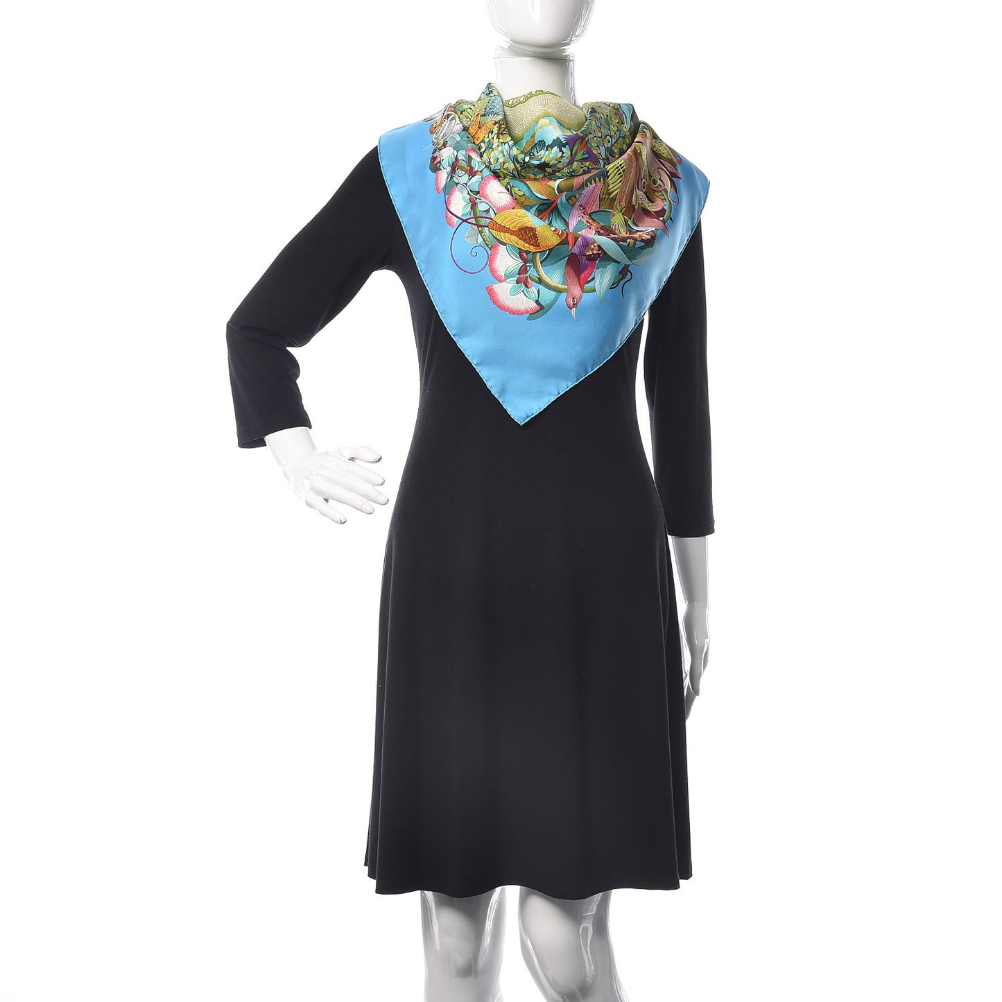 Silk Au Coeur de la Vie Scarf 90