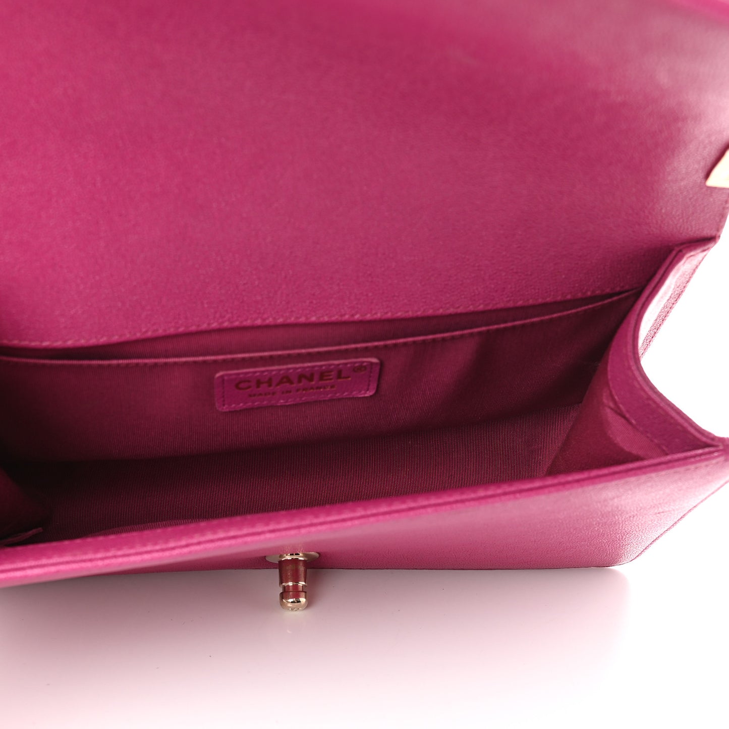 Caviar Quilted Medium Boy Flap Fuchsia