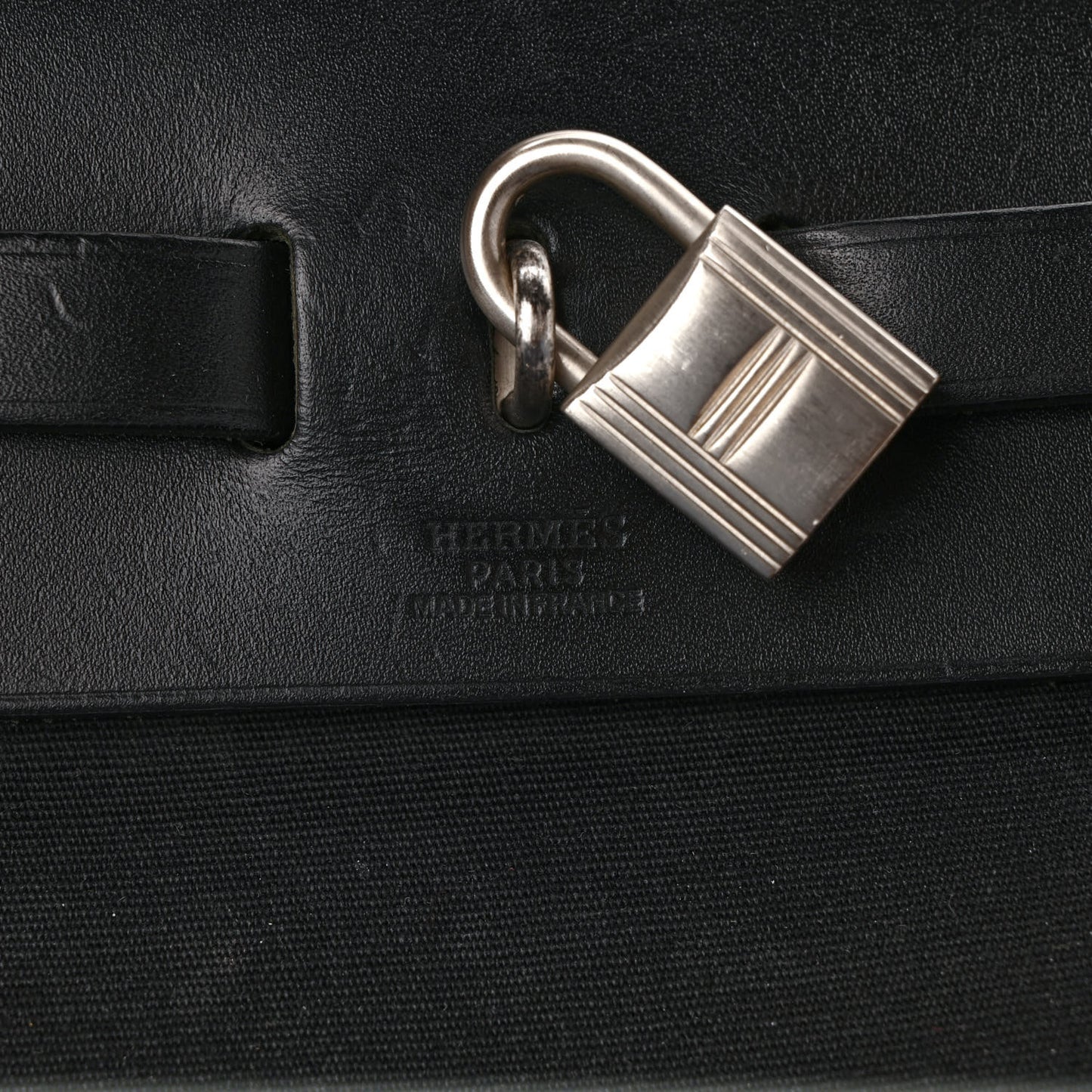 Toile Vache Calfskin Herbag 30 PM Black