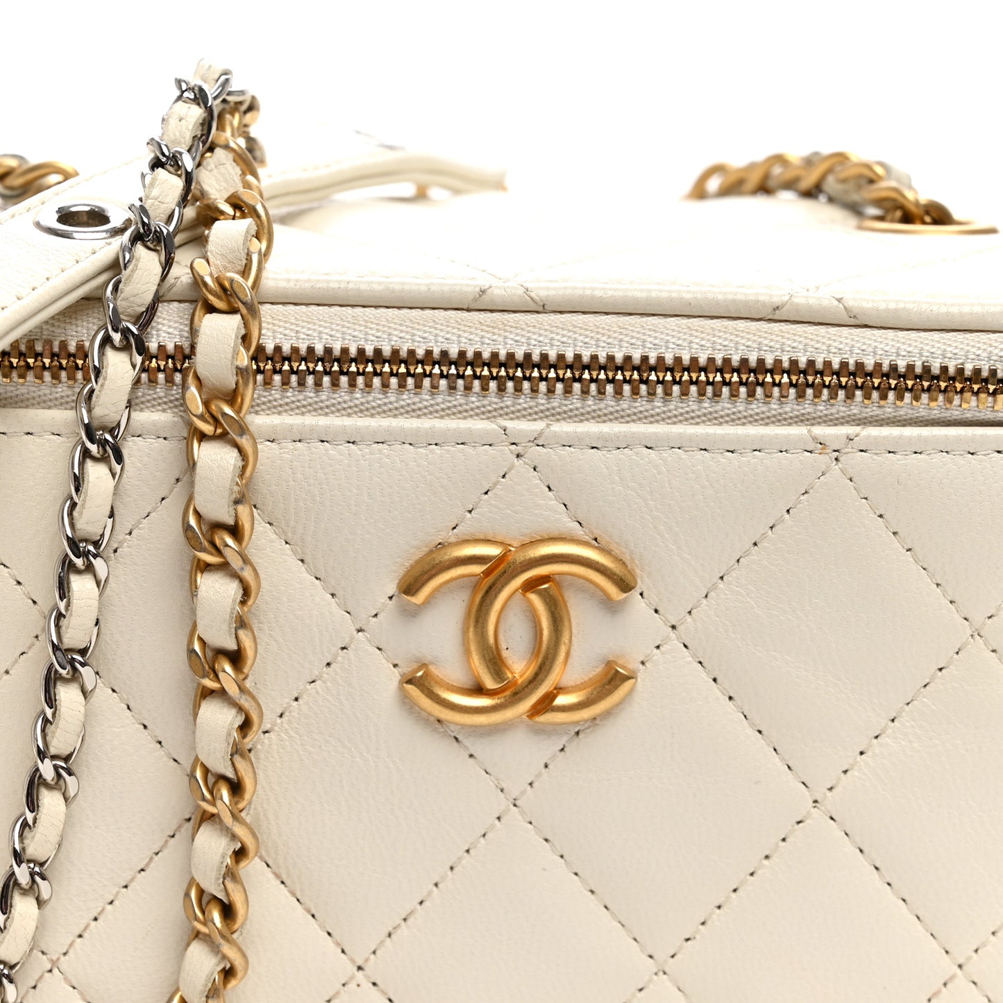 Lambskin Quilted Punk Essentials Vanity Case With Chain White