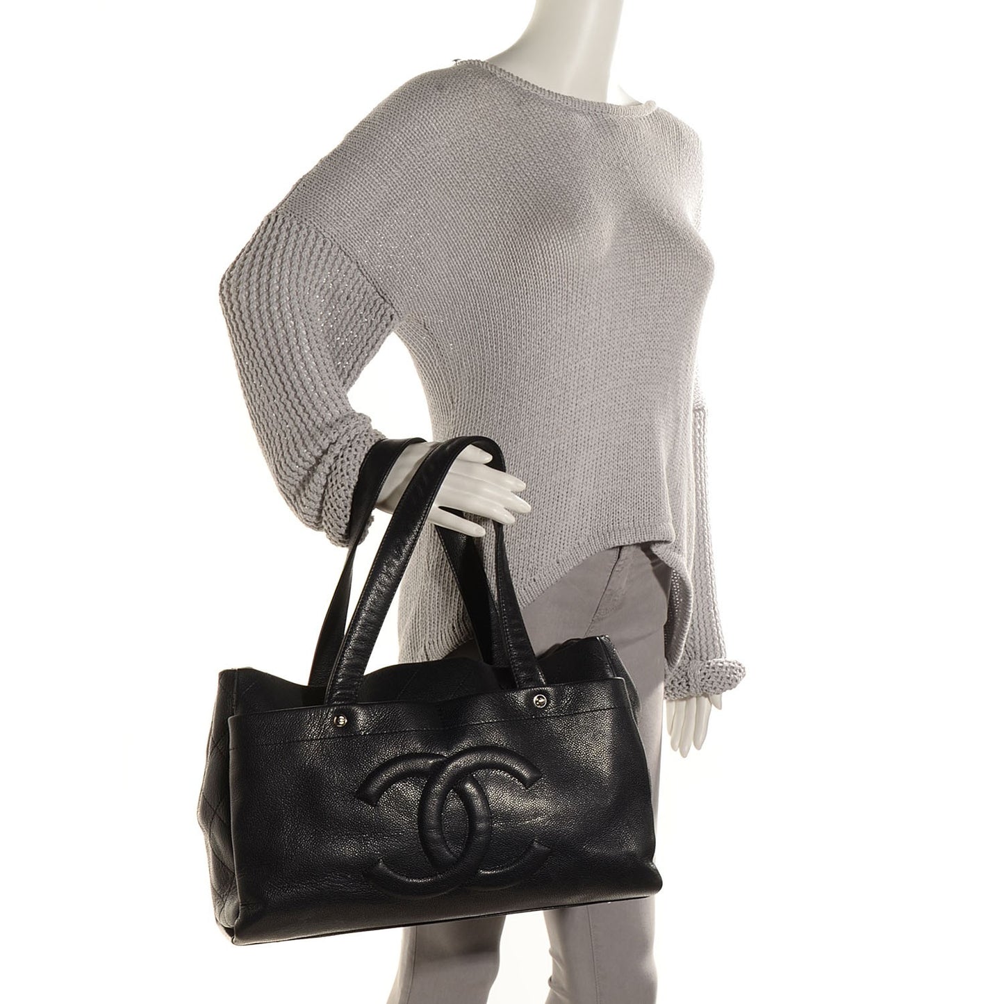 Caviar Timeless CC Shoulder Bag Black