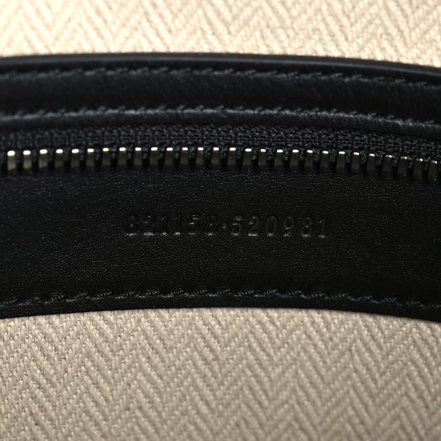 Gucci GG Supreme Monogram Calfskin GG Emblem Large Duffle Bag Black Grey 6 of 9