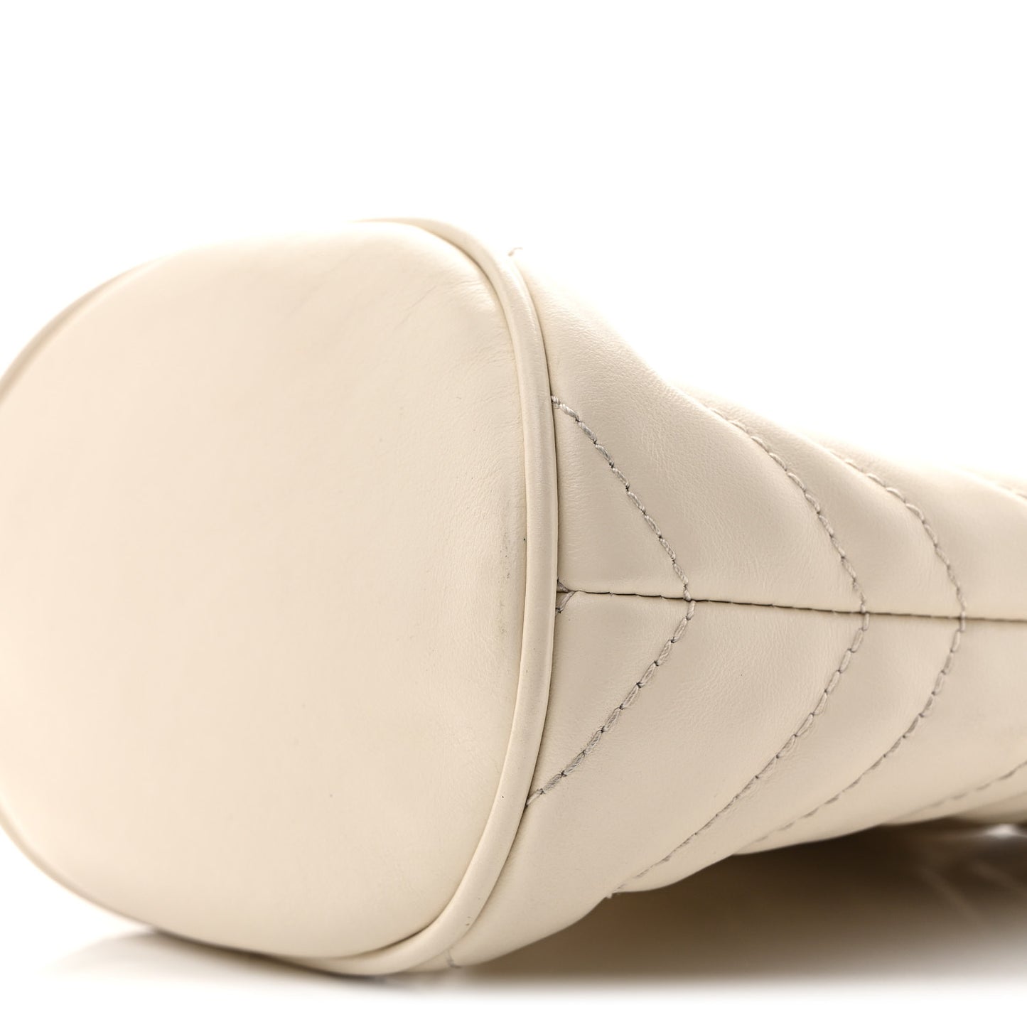 Calfskin Matelasse Mini GG Marmont 2.0 Bucket Bag White