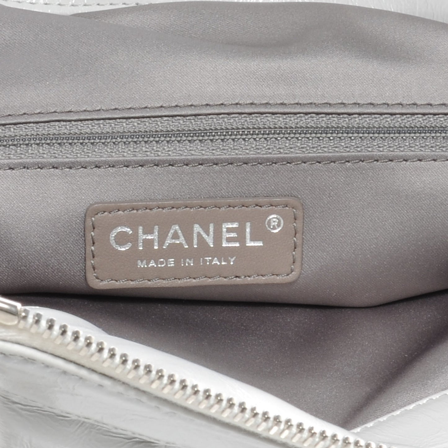 Leather CC Twisted Medium Tote Gray