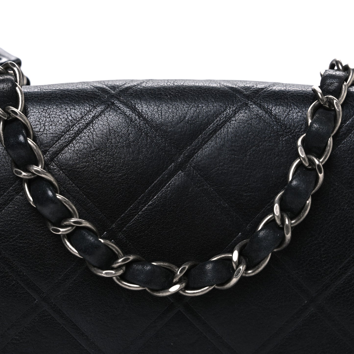 Calfskin Diamond Embossed Medium New Chic Flap Black