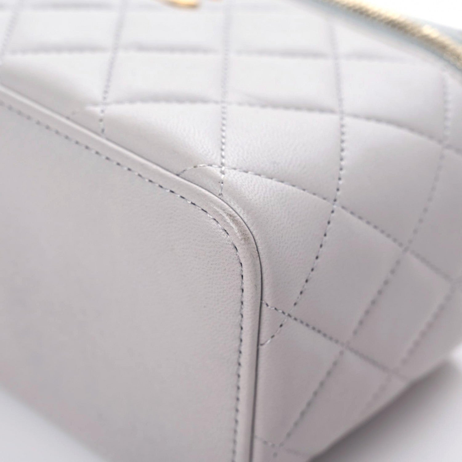 Chanel Lambskin Quilted Small Top Handle Vanity Case With Chain Light Grey 7 of 15