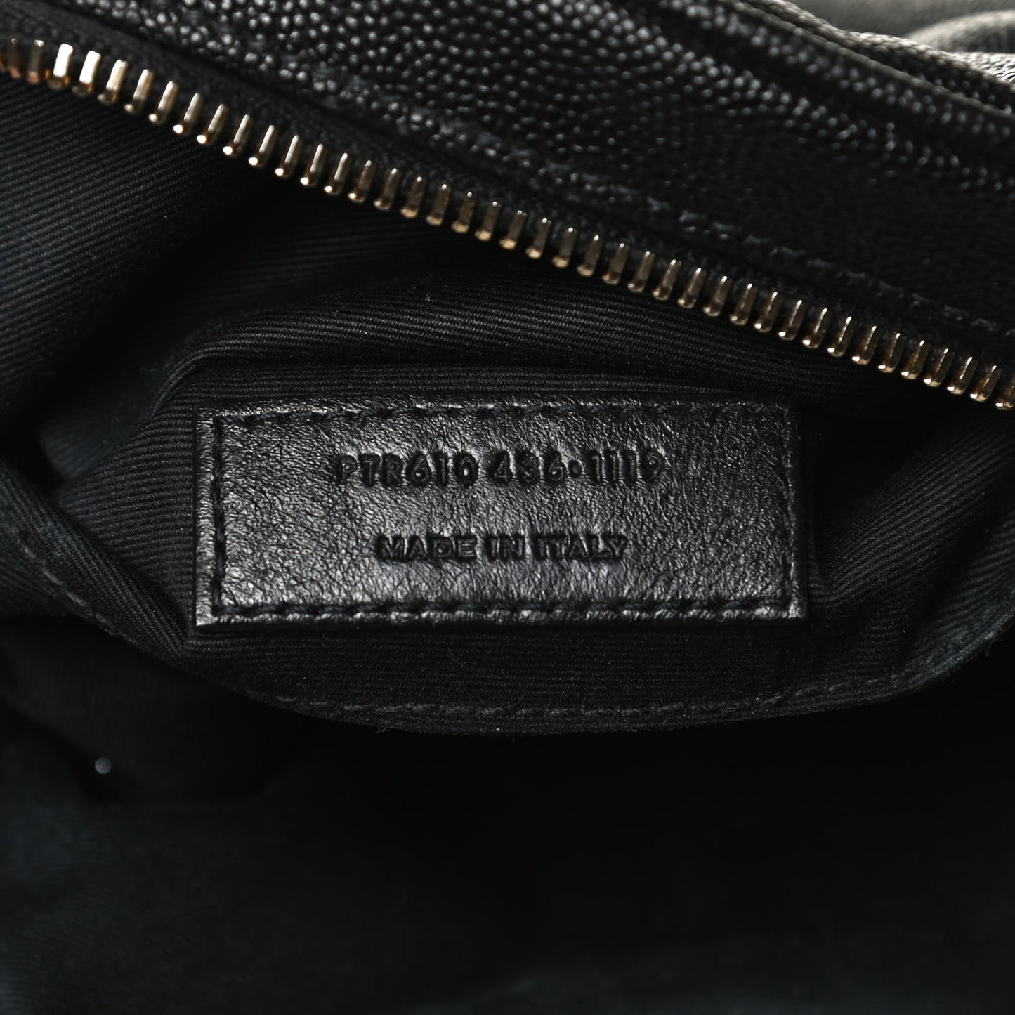 Grain De Poudre Matelasse Chevron Quilted Round Vinyle Camera Bag Black