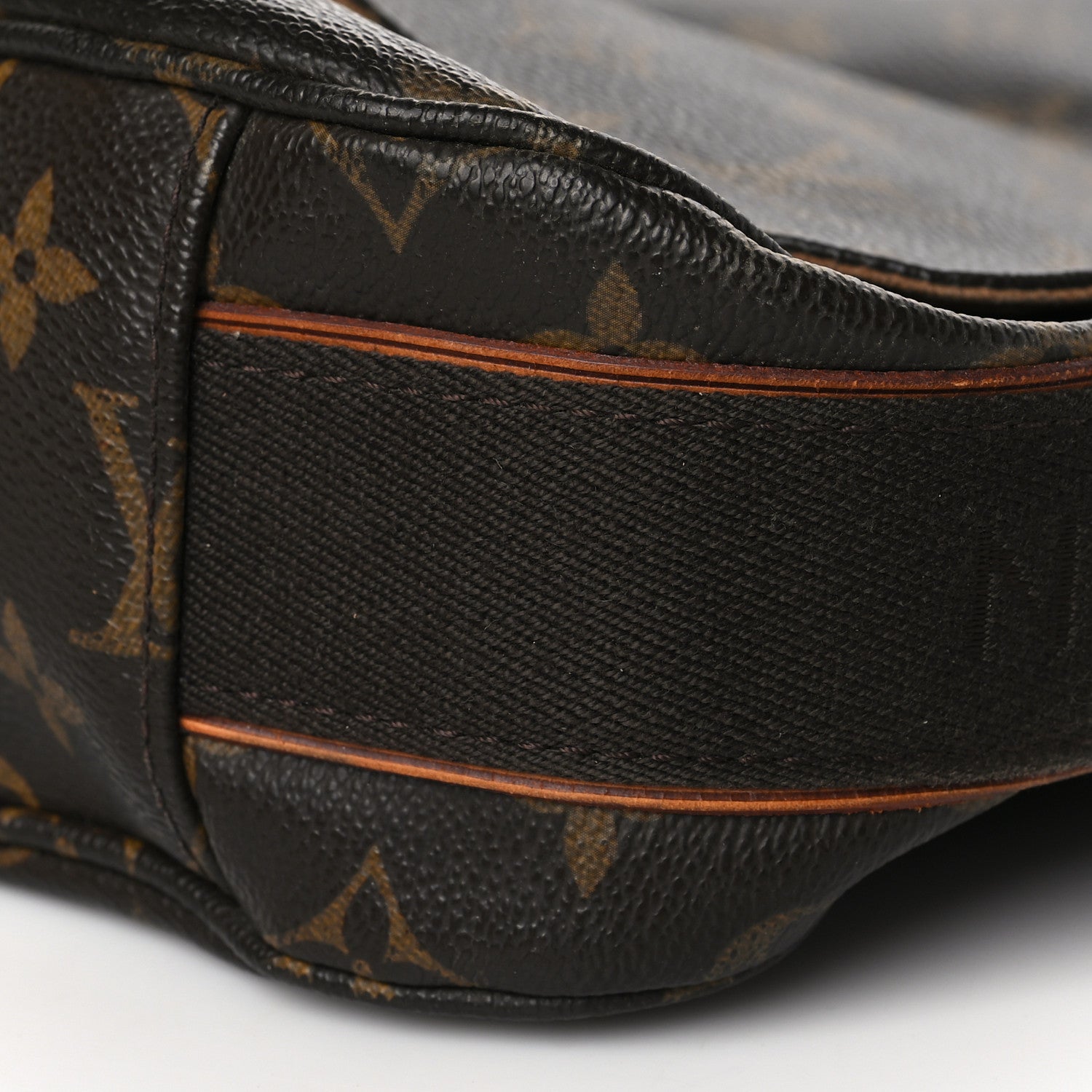 Louis Vuitton Monogram Beaubourg MM Messenger Bag 9 of 9