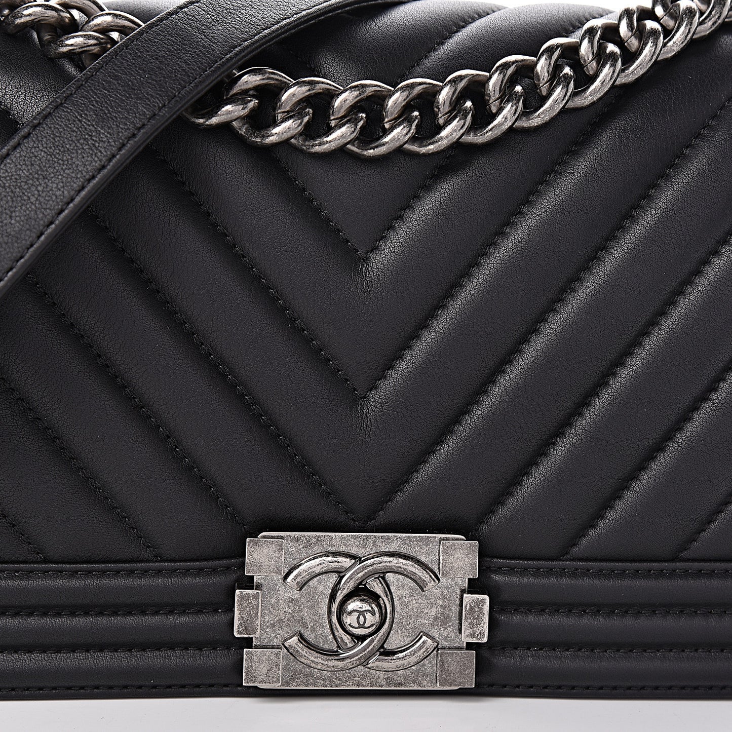 Calfskin Chevron Quilted Medium Boy Flap Black