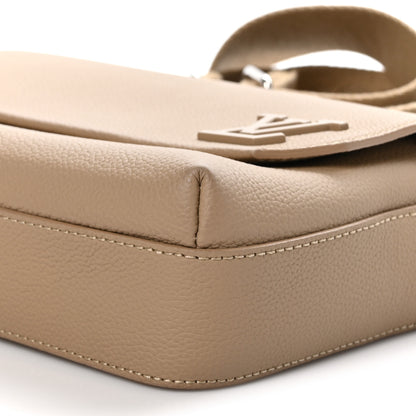 Louis Vuitton Calfskin Aerogram Fastline Messenger Sable Beige 10 of 10