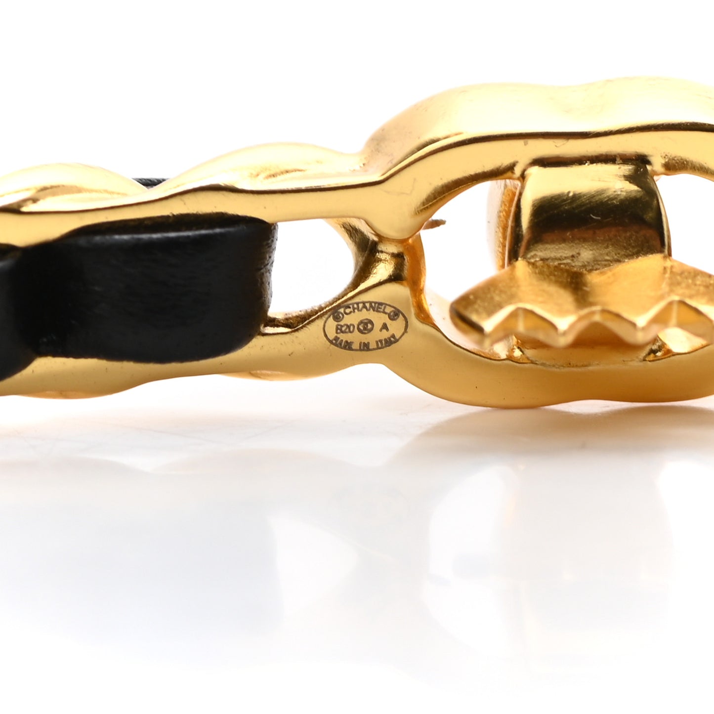 Pearl Lambskin CC More Is More Hair Clip Black Gold