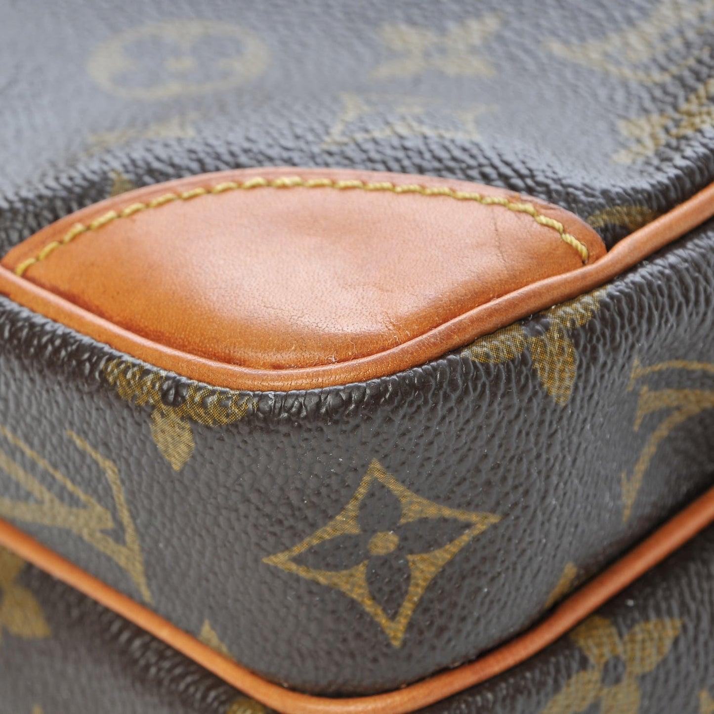 Monogram Amazone