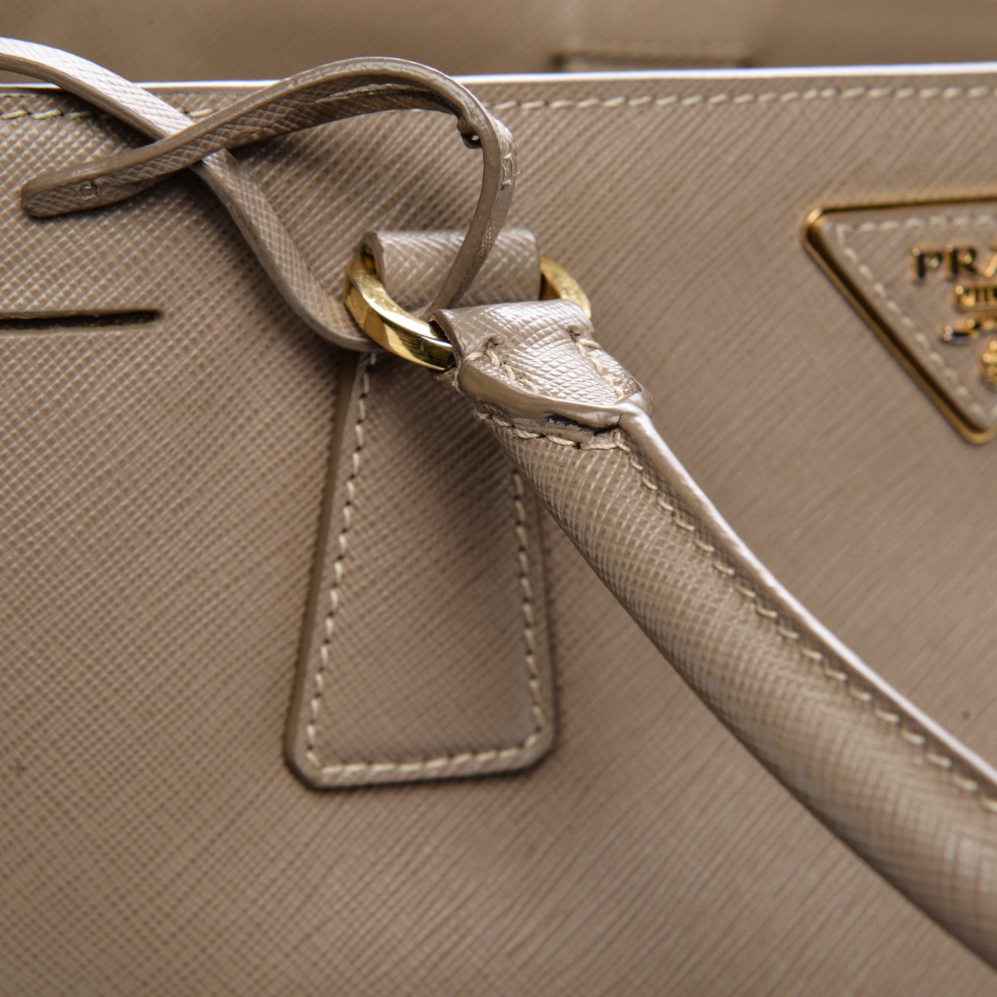 Saffiano Lux Small Tote Argilla
