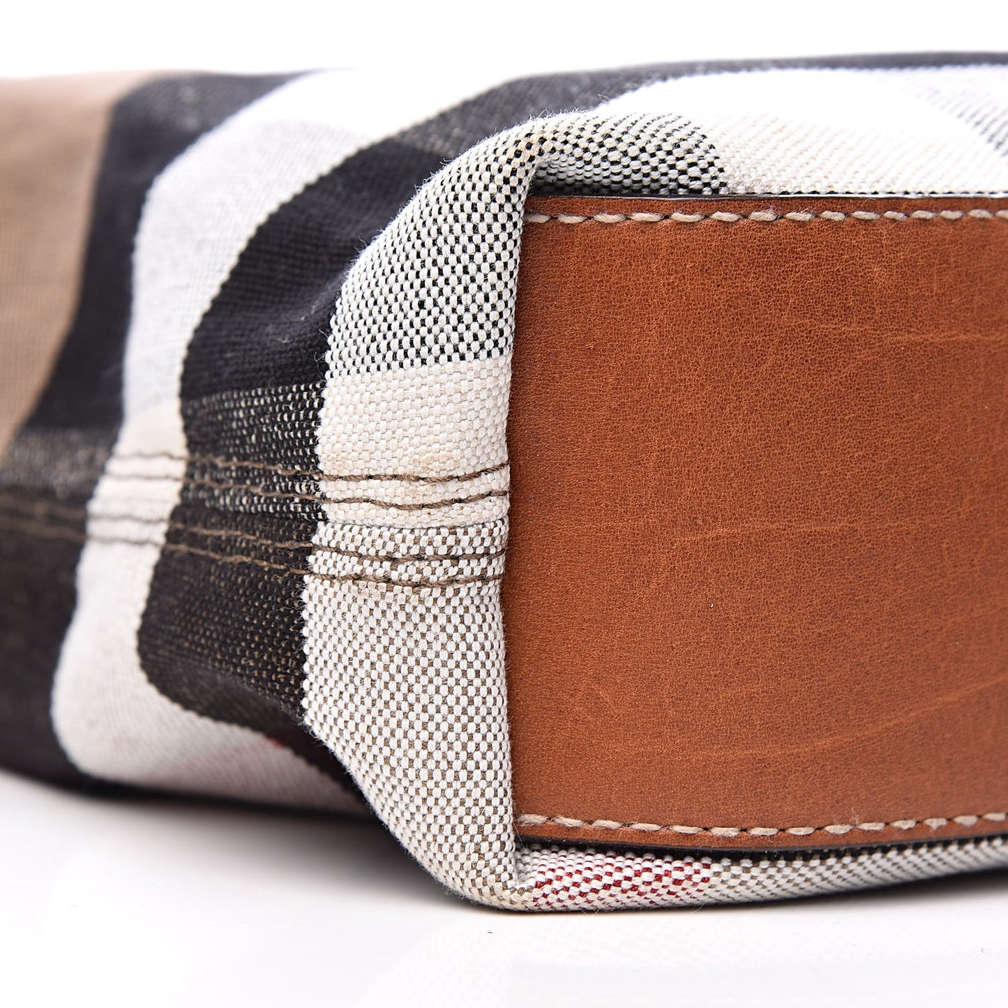 Canvas Mega Check Medium Tottenham Brit Tote Saddle Brown