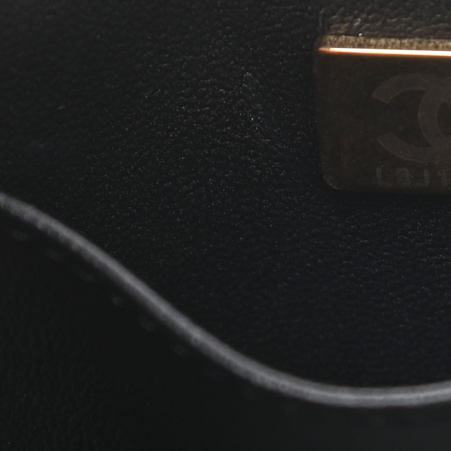 Caviar Quilted Small Top Handle Vanity Case With Chain Black